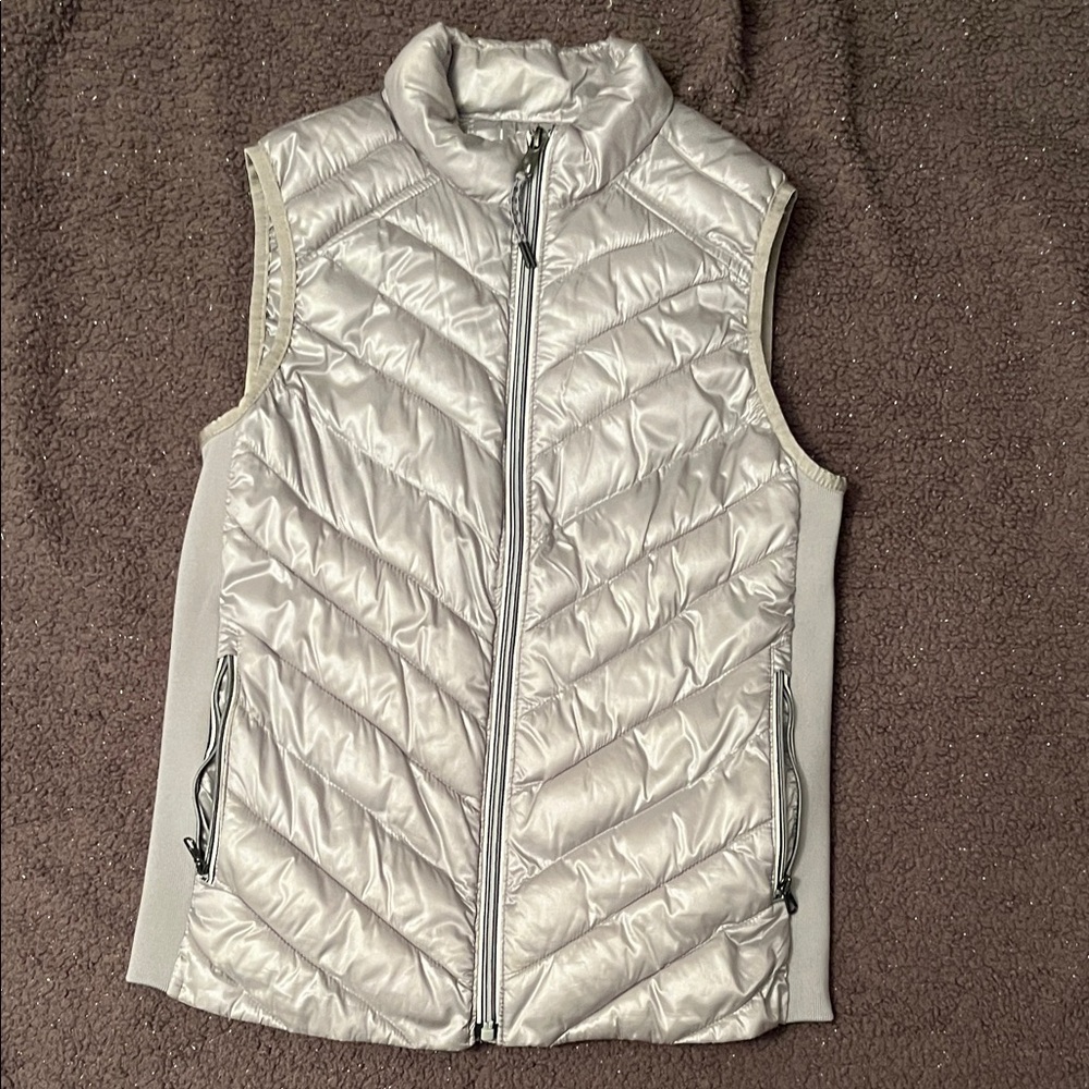 GAP Women's Metallic Silver Quilted Vest